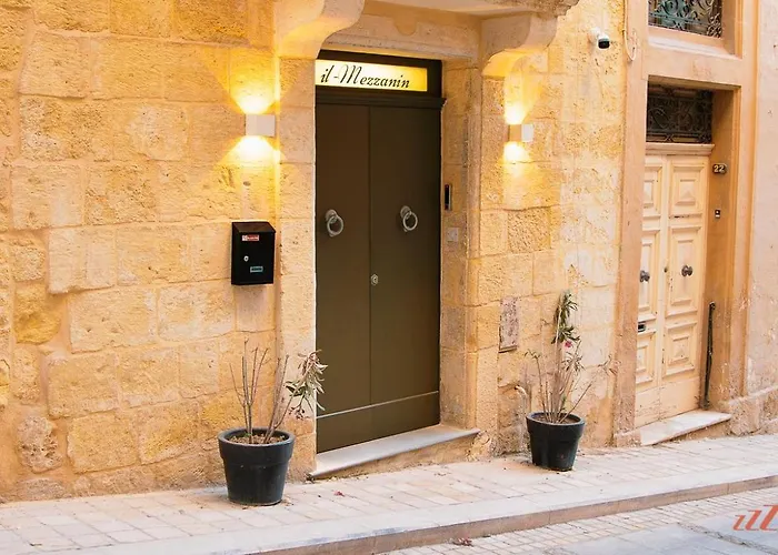 A Traditional Maltese In The Three Cities * Birgu